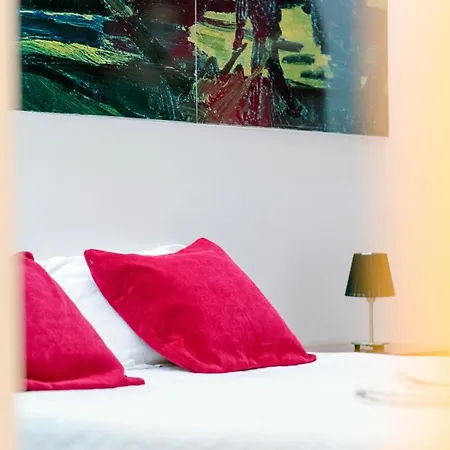 Apartment Gogh Style *